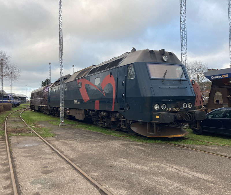 Unirail AG – Bahntechnik – Inbetriebsetzungstechnik für Neigezüge und Lokomotiven – Bahnprojekte – Inbetriebsetzung Bahn – Zulassung Bahn – Flotteneinführung – Zulassungskonzepte Bahn – Inbetriebsetzung Bahn - Refit-Projekt Bahn – Instandhaltungskonzepte Bahn – bahnnahe Zertifizierung – Zulassungsstrategie Bahn – Instandhaltungsstrategie Bahn - Herstellung von Bahnfahrzeugen - Herstellung von Bahnfahrzeugteilen - Unirail AG – Railway Technology – Commissioning Technology for Tilting Trains and Locomotives – Railway Projects – Railway Commissioning – Railway Approval – Fleet Introduction – Railway Approval Concepts – Railway Commissioning – Railway Refit Projects – Railway Maintenance Concepts – Railway-Related Certification – Railway Approval Strategy – Railway Maintenance Strategy – Manufacture of Railway Vehicles – Manufacture of Railway Vehicle Parts
